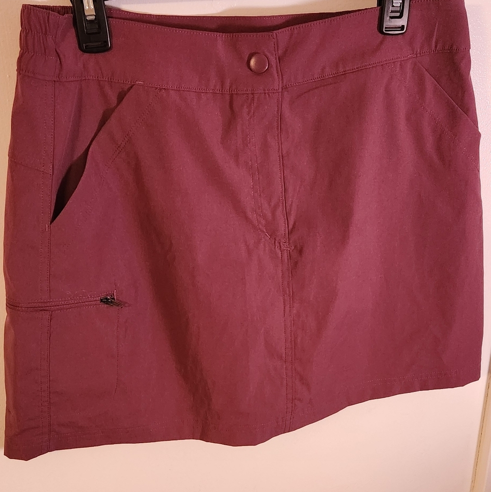 32 Degree Burgundy/Mauve Performance Skirt with Pockets